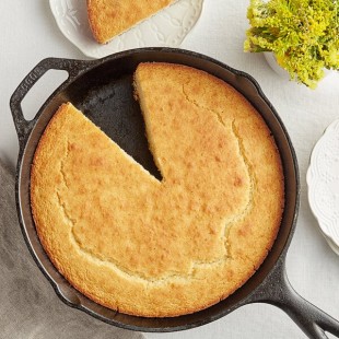 White Lily Self-Rising Cornmeal Mix 5 lb. White Lily Self-Rising Cornmeal Mix 5 lb.