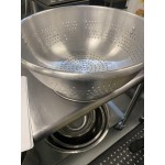 Carlisle 60277 Signature Select Dura-Ware 16 Qt. Heavy-Duty Aluminum Colander with Base and Handles Carlisle 60277 Signature Select Dura-Ware 16 Qt. Heavy-Duty Aluminum Colander with Base and Handles