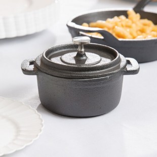 American Metalcraft CIPR42 9 oz. Pre-Seasoned Mini Cast Iron Pot with Cover American Metalcraft CIPR42 9 oz. Pre-Seasoned Mini Cast Iron Pot with Cover