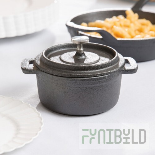American Metalcraft CIPR42 9 oz. Pre-Seasoned Mini Cast Iron Pot with Cover