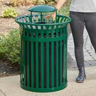 Lancaster Table & Seating 36 Gallon Heavy-Duty Round Green Steel Slatted Outdoor Trash Can with Rain Bonnet Lid Lancaster Table & Seating 36 Gallon Heavy-Duty Round Green Steel Slatted Outdoor Trash Can with Rain Bonnet Lid