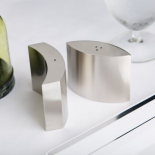 American Metalcraft SPDX11 4 oz. Stainless Steel Embracing Salt and Pepper Shaker Set - 12/Case