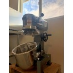 Avantco MX20WFB 20 Qt. Planetary Stand Mixer with Guard, Standard Accessories, & Flexible Silicone Blade Scraper - 120V, 1 1/2 hp