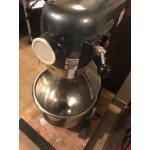 Avantco MX20WFB 20 Qt. Planetary Stand Mixer with Guard, Standard Accessories, & Flexible Silicone Blade Scraper - 120V, 1 1/2 hp