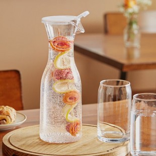GET BW-1100-CL 36 oz. Customizable Polycarbonate Wine / Juice Decanter with Lid GET BW-1100-CL 36 oz. Customizable Polycarbonate Wine / Juice Decanter with Lid