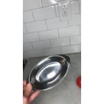 Vollrath 47425 15 oz. Mirror-Finished Stainless Steel Oval Au Gratin Dish Vollrath 47425 15 oz. Mirror-Finished Stainless Steel Oval Au Gratin Dish