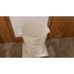 Carlisle 22 Qt. White Round Polyethylene Food Storage Container with Blue Graduations Carlisle 22 Qt. White Round Polyethylene Food Storage Container with Blue Graduations