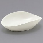 Front of the House Tides 3 oz. Semi-Matte Semi-Matte Scallop Oval Porcelain Ramekin - 12/Case Front of the House Tides 3 oz. Semi-Matte Semi-Matte Scallop Oval Porcelain Ramekin - 12/Case