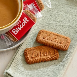 Lotus Biscoff 1-Count Individually Wrapped Cookie Sleeve - 300/Case Lotus Biscoff 1-Count Individually Wrapped Cookie Sleeve - 300/Case