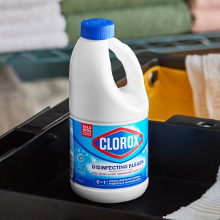 CloroxPro Clorox CLO32260 43 oz. Concentrated Disinfecting Bleach with CloroMax - 6/Case CloroxPro Clorox CLO32260 43 oz. Concentrated Disinfecting Bleach with CloroMax - 6/Case