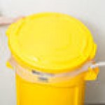 Rubbermaid® FG263100YEL BRUTE 32 Gallon Yellow Round Trash Can Lid