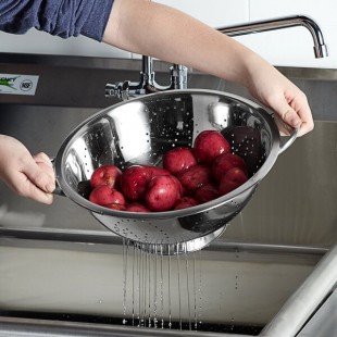 Vollrath 47969 8 Qt. Stainless Steel Colander with Base and Handles
