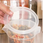 Cambro 1 Qt. Translucent Round Polypropylene Food Storage Container Seal Cover