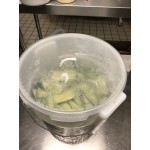 Cambro 1 Qt. Translucent Round Polypropylene Food Storage Container Seal Cover