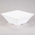 TableCraft MBS6 Frostone 32 oz. White Slanted Melamine Bowl with Base