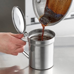 Choice 14 oz. Stainless Steel Oil Container with Strainer Choice 14 oz. Stainless Steel Oil Container with Strainer