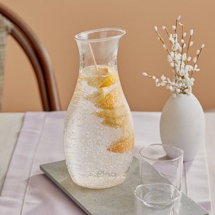 Carlisle 51 oz. Clear Polycarbonate Carafe 7090307 Carlisle 51 oz. Clear Polycarbonate Carafe 7090307