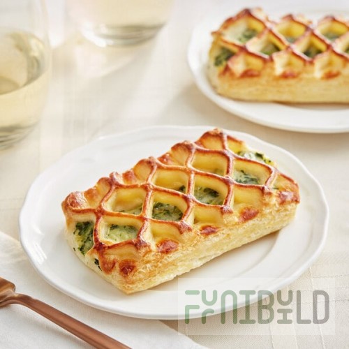 Bridor Ready to Bake Spinach and Feta Bistro 3.88 oz. - 36/Case
