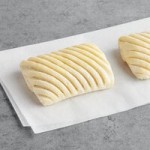 Bridor Ready to Bake Spinach and Feta Bistro 3.88 oz. - 36/Case