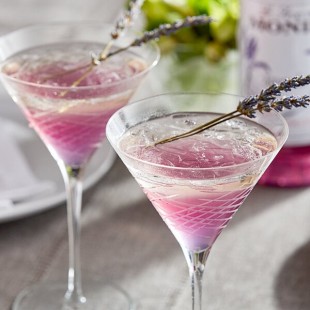 Monin Premium Lavender Flavoring Syrup 1 Liter - 4/Case Monin Premium Lavender Flavoring Syrup 1 Liter - 4/Case