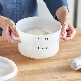 Vigor 2 Qt. White Round Polyethylene Food Storage Container Vigor 2 Qt. White Round Polyethylene Food Storage Container
