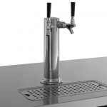 Avantco UDD-378-HC-S Stainless Steel Kegerator / Beer Dispenser with 2 Double Tap Towers - (3) 1/2 Keg Capacity