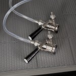 Avantco UDD-378-HC-S Stainless Steel Kegerator / Beer Dispenser with 2 Double Tap Towers - (3) 1/2 Keg Capacity
