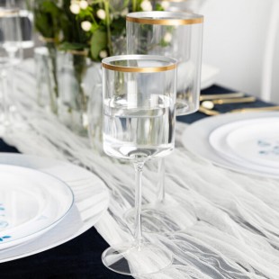 Posh Setting 14 oz. Clear Plastic Wine Goblet with Gold Rim - 60/Case Posh Setting 14 oz. Clear Plastic Wine Goblet with Gold Rim - 60/Case