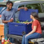 CaterGator CG65NVW Navy 65 Qt. Mobile Rotomolded Outdoor Cooler / Ice Chest