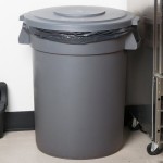Carlisle 84103323 Bronco 32 Gallon Gray Flat Round Trash Can Lid