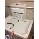 Rubbermaid® FG781888LPLAT Horizontal Baby Changing Station / Table