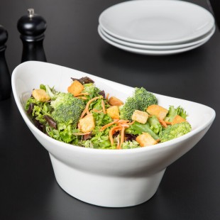 10 Strawberry Street WTR-13FTDOVLBWL Whittier 68 oz. White Porcelain Oval Bowl - 6/Case 10 Strawberry Street WTR-13FTDOVLBWL Whittier 68 oz. White Porcelain Oval Bowl - 6/Case