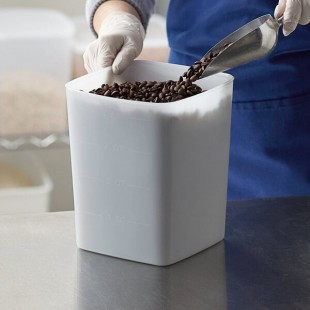 Carlisle 4 Qt. Square Polyethylene White Food Storage Container
