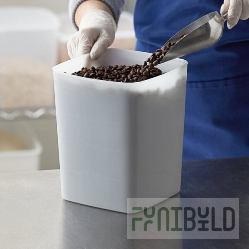 Carlisle 4 Qt. Square Polyethylene White Food Storage Container
