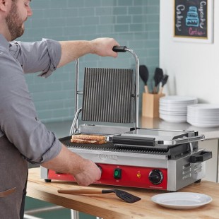 Avantco PG400 Commercial Dual Panini Sandwich Grill with Grooved Plates and 19 5/8 Avantco PG400 Commercial Dual Panini Sandwich Grill with Grooved Plates and 19 5/8