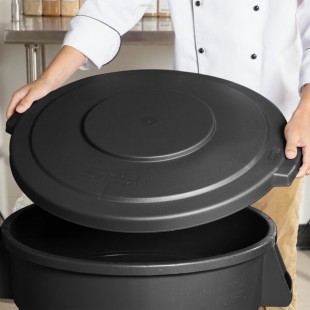 Carlisle 84103303 Bronco 32 Gallon Black Flat Round Trash Can Lid Carlisle 84103303 Bronco 32 Gallon Black Flat Round Trash Can Lid