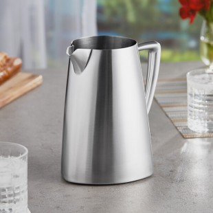 Vollrath 46304 Triennium 73.6 oz. Satin-Finished Stainless Steel Water Pitcher Vollrath 46304 Triennium 73.6 oz. Satin-Finished Stainless Steel Water Pitcher