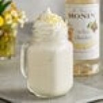 Monin Premium White Chocolate Flavoring Syrup 1 Liter - 4/Case Monin Premium White Chocolate Flavoring Syrup 1 Liter - 4/Case