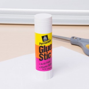 Avery® 196 1.27 oz. White Permanent Glue Stic - 12/Pack