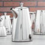 Vollrath 46203 Triennium 74 oz. Mirror-Finished Stainless Steel Coffee Pot