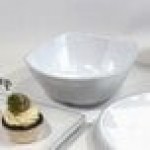 Elite Global Solutions SB5075L Viva 40 oz. White Curved Square Bowl with Black Trim - 6/Case Elite Global Solutions SB5075L Viva 40 oz. White Curved Square Bowl with Black Trim - 6/Case