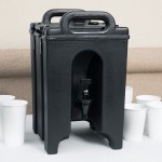 Cambro 100LCD110 Camtainer® 1.5 Gallon Black Insulated Beverage Dispenser