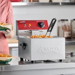 Avantco F100 10 lb. Electric Countertop Fryer - 120V, 1750W