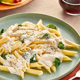 Seviroli Par-Cooked Frozen Penne Pasta 5 lb. - 4/Case Seviroli Par-Cooked Frozen Penne Pasta 5 lb. - 4/Case