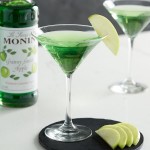 Monin Premium Granny Smith Apple Flavoring / Fruit Syrup 750 mL