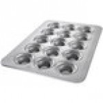 Chicago Metallic 45435 15 Cup 7.5 oz. Glazed Aluminized Steel Jumbo Crown Muffin Pan - 17 7/8 Chicago Metallic 45435 15 Cup 7.5 oz. Glazed Aluminized Steel Jumbo Crown Muffin Pan - 17 7/8