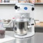 Globe SP05 5 Qt. Bowl Lift Countertop Mixer with Guard & Standard Accessories - 120V, 1/5 hp