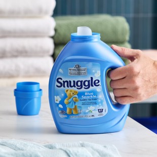 Snuggle Blue Sparkle Cuddle-Up Fresh 66 oz. Liquid Fabric Softener - 6/Case