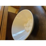 Acopa 43 oz. White Slanted Melamine Bowl Acopa 43 oz. White Slanted Melamine Bowl
