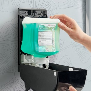 SC Johnson Professional® Refresh ANT1L 1 Liter Antibacterial Foaming Hand Soap Refill - 6/Case